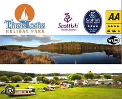 Lochside Retreat at Three Lochs Holiday Park