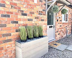 Central Ellesmere -sleeps2 - Parking - Petfriendly