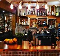 Central Ellesmere -sleeps2 - Parking - Petfriendly
