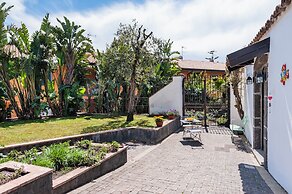 City Cottage with Garden & Pool