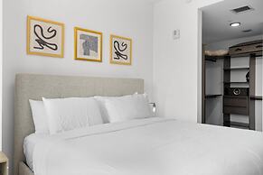 Amazing City View Condo at Miami