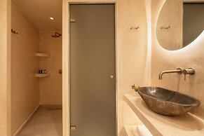 Heyday Luxury Suites