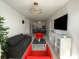 Apartment Near Beach And Airport