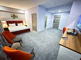 Amazon Hotel - Free Massage