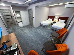 Amazon Hotel - Free Massage