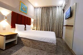 Amazon Hotel - Free Massage