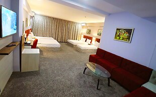 Amazon Hotel - Free Massage