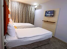 Amazon Hotel - Free Massage