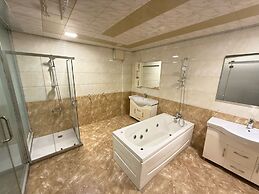 Amazon Hotel - Free Massage