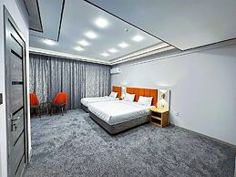 Amazon Hotel - Free Massage