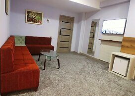 Amazon Hotel - Free Massage