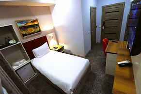 Amazon Hotel - Free Massage