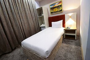 Amazon Hotel - Free Massage