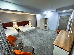 Amazon Hotel - Free Massage