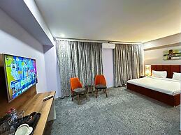 Amazon Hotel - Free Massage