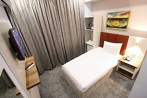 Amazon Hotel - Free Massage