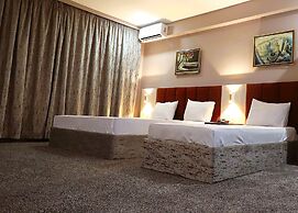 Amazon Hotel - Free Massage