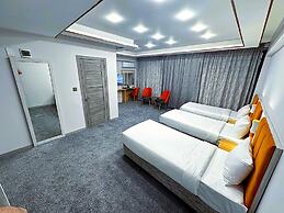 Amazon Hotel - Free Massage