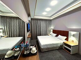 Amazon Hotel - Free Massage