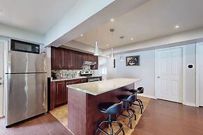 Charming Lakeside Cottage