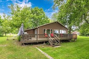 Charming Lakeside Cottage