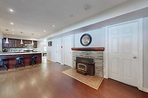 Charming Lakeside Cottage