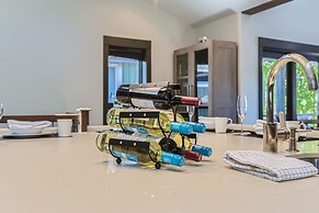 Elegant Mountain Getaway On Daly Ave! 135 3 Bedroom Home by RedAwning