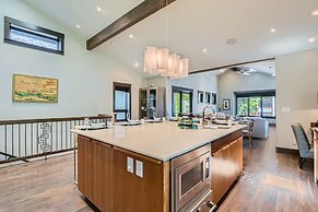 Elegant Mountain Getaway On Daly Ave! 135 3 Bedroom Home by RedAwning