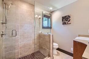 Elegant Mountain Getaway On Daly Ave! 135 3 Bedroom Home by RedAwning