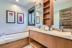 Elegant Mountain Getaway On Daly Ave! 135 3 Bedroom Home by RedAwning