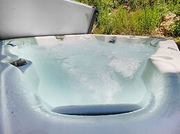 Elegant Mountain Getaway On Daly Ave! 135 3 Bedroom Home by RedAwning