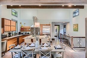 Elegant Mountain Getaway On Daly Ave! 135 3 Bedroom Home by RedAwning