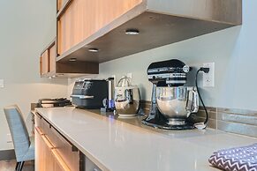 Elegant Mountain Getaway On Daly Ave! 135 3 Bedroom Home by RedAwning