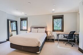 Elegant Mountain Getaway On Daly Ave! 135 3 Bedroom Home by RedAwning