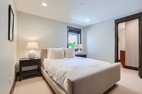 Elegant Mountain Getaway On Daly Ave! 135 3 Bedroom Home by RedAwning