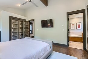 Elegant Mountain Getaway On Daly Ave! 135 3 Bedroom Home by RedAwning