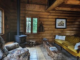 Lièvre Rouge- Refuge en forêt