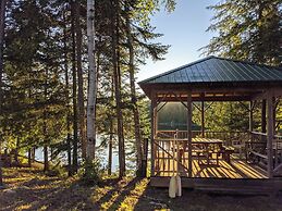 Lièvre Rouge- Refuge en forêt