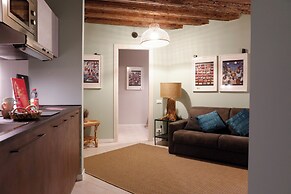 Classy & Cozy by the Acquario