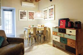 Classy & Cozy by the Acquario