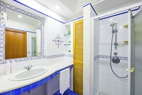 Yellow City Apartment by Wonderful Italy