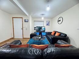 The Rich Living Apartment