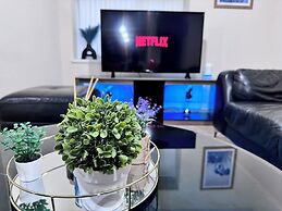 The Rich Living Apartment