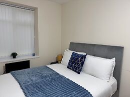 The Rich Living Apartment