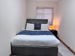 The Rich Living Apartment