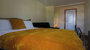 LuxeLiving Apartment