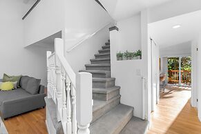 Bodur's Rustling Leaves EV Charge BBQ (106390081)