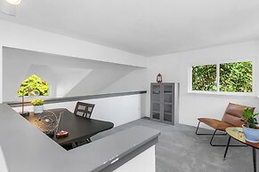 Bodur's Rustling Leaves EV Charge BBQ (106390081)