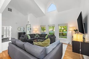 Bodur's Rustling Leaves EV Charge BBQ (106390081)