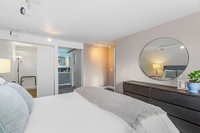 Bodur's Rustling Leaves EV Charge BBQ (106390081)